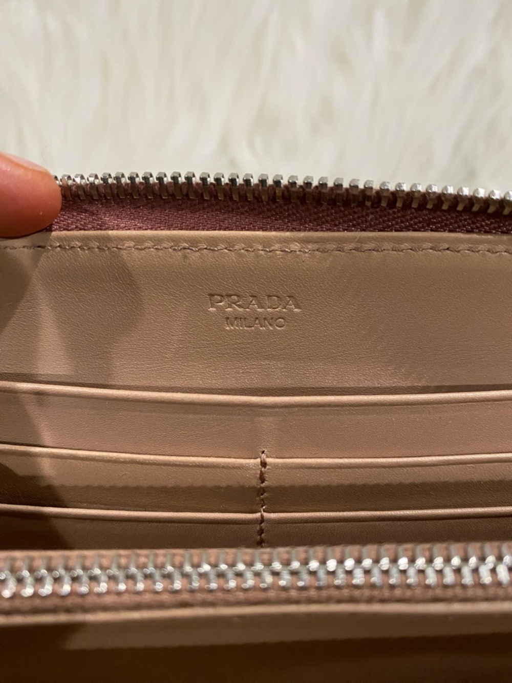 PRADA Soft Calf Fiocc long wallet in pink with bow- 2COAs - Picture 13 of 16